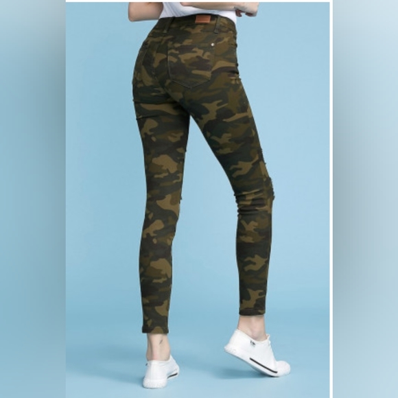 Judy Blue camouflage denim jeans distressed plus size 22 perfect condition - Picture 3 of 12